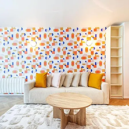 Appartement Coloré aux portes des Buttes Chaumont-2